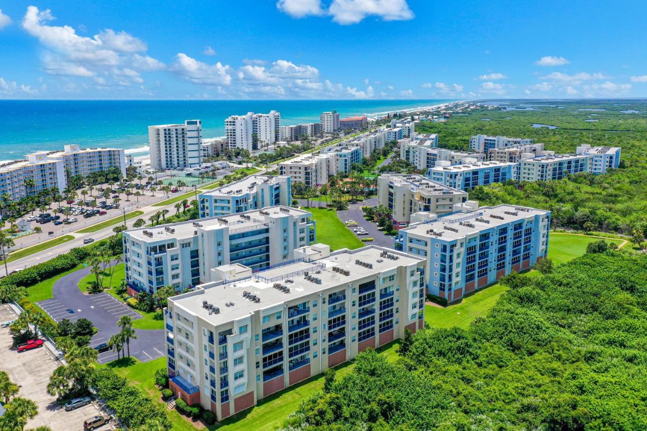 Oceanwalk Condos Bethune Beach Екстериор снимка