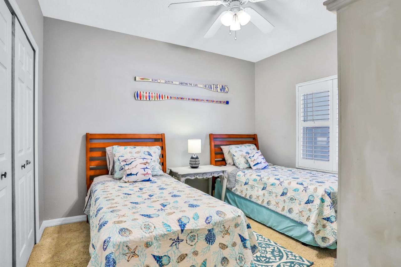 Oceanwalk Condos Bethune Beach Екстериор снимка
