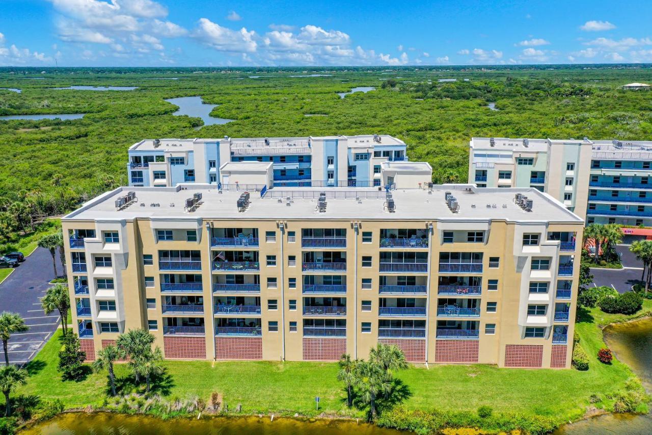Oceanwalk Condos Bethune Beach Екстериор снимка