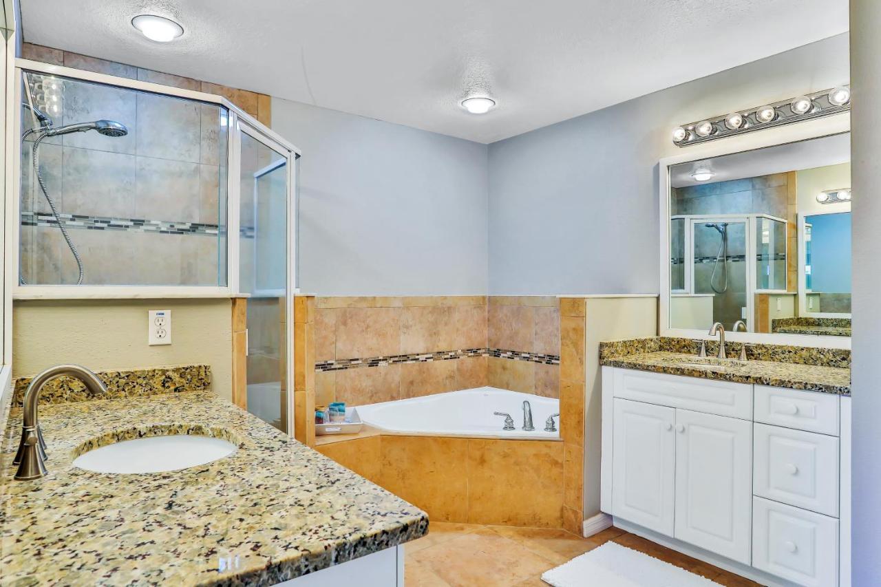 Oceanwalk Condos Bethune Beach Екстериор снимка