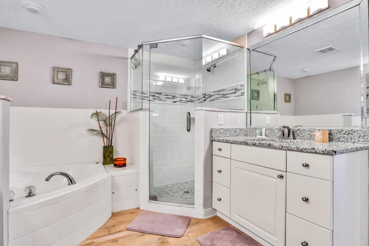 Oceanwalk Condos Bethune Beach Екстериор снимка