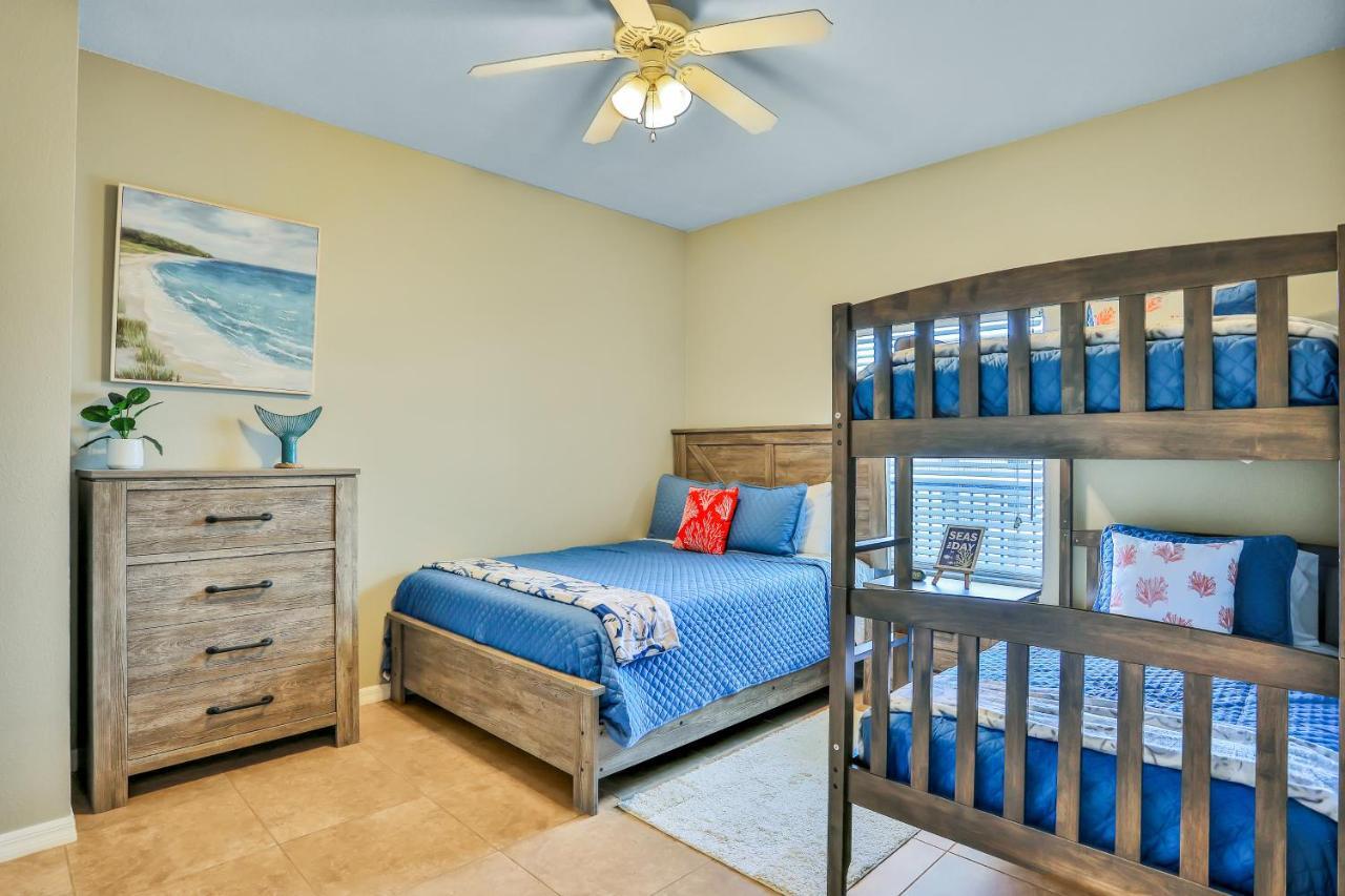 Oceanwalk Condos Bethune Beach Екстериор снимка