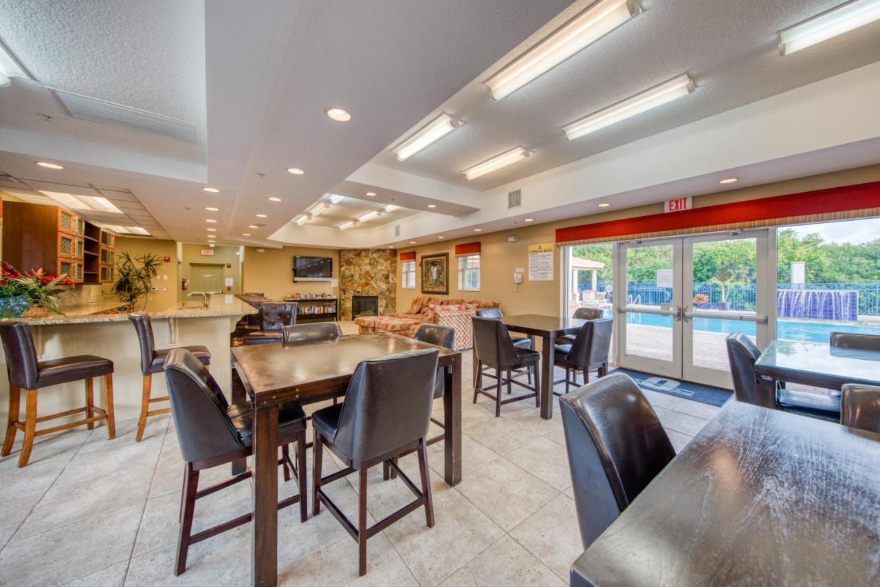 Oceanwalk Condos Bethune Beach Екстериор снимка